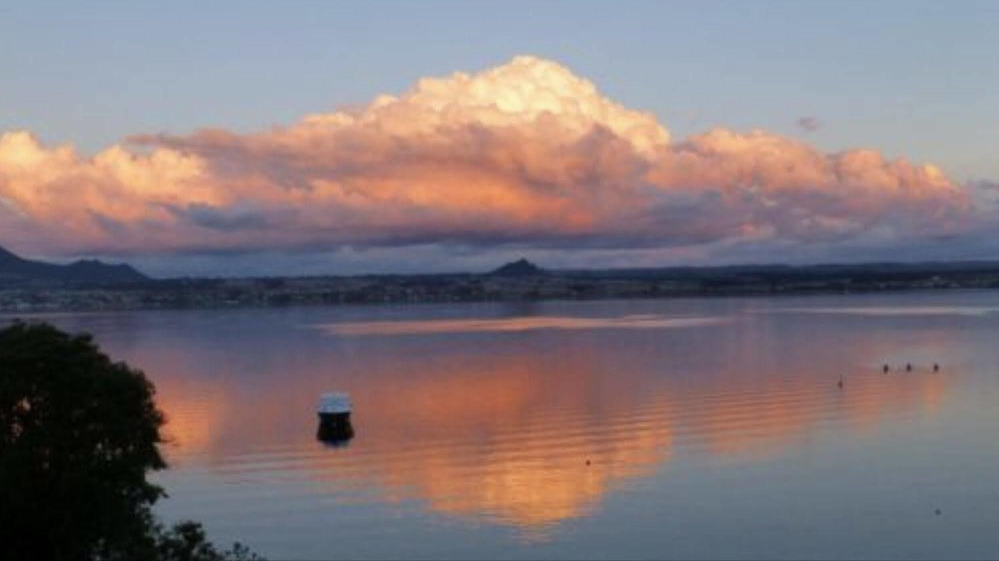 Serenity On Wakeman Taupo Eksteriør billede